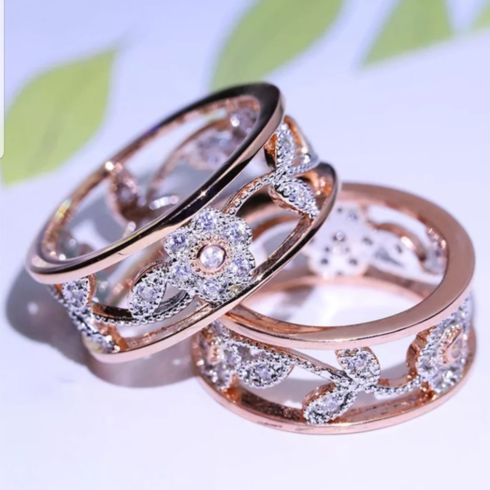 Rose Gold Crystal Flowers Copper Ring 6.5m - Picture 1 of 6